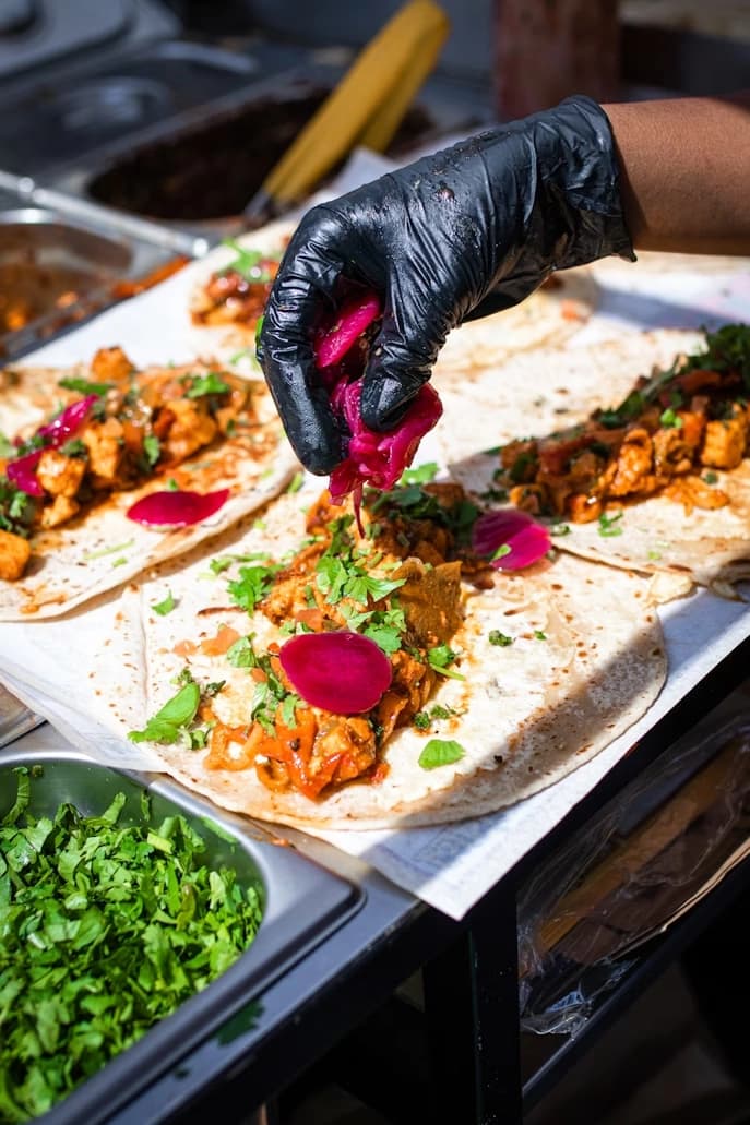 Restaurant partners working together